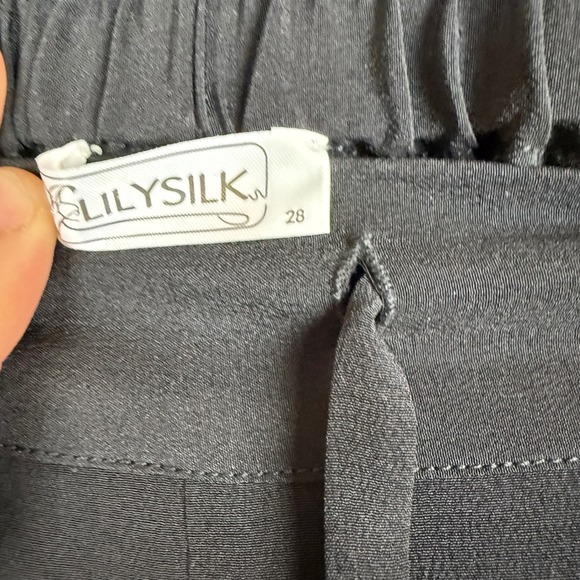 Lillysilk Black Elastic Waist Silk Jogger - Picture 9 of 11